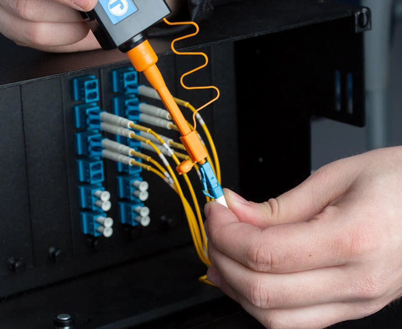 Fiber Optic Connector Cleaning and Inspection Kit (with 400x Microscope)