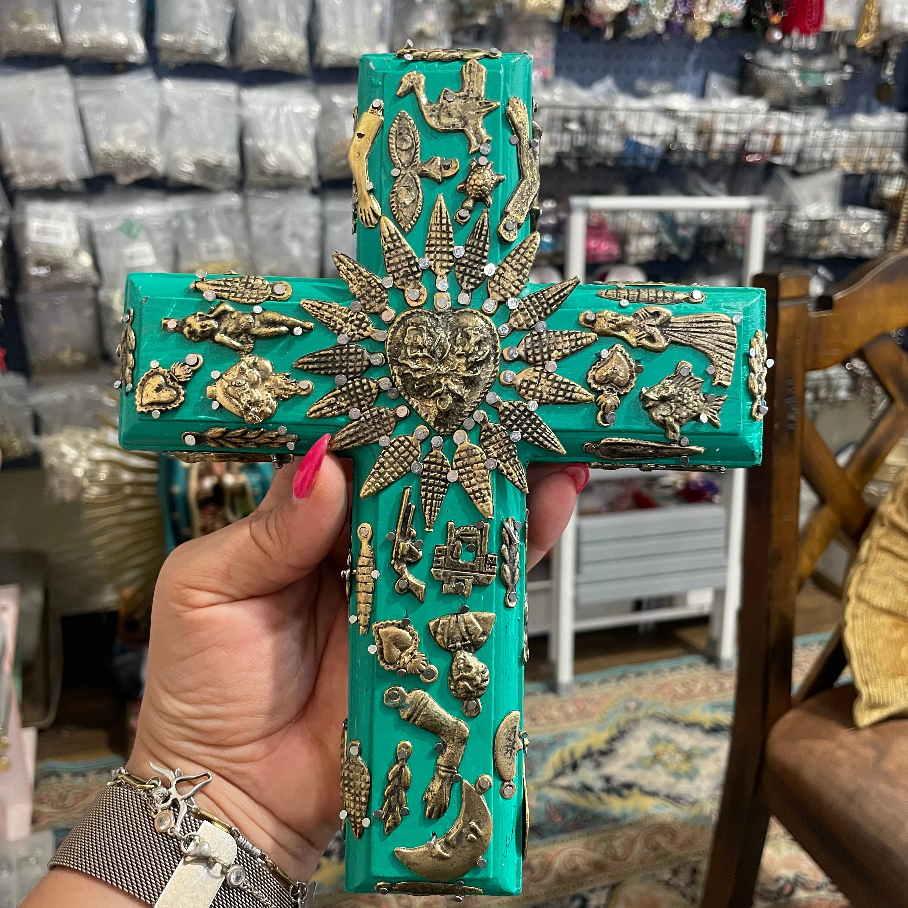 Milagros Medium Cross